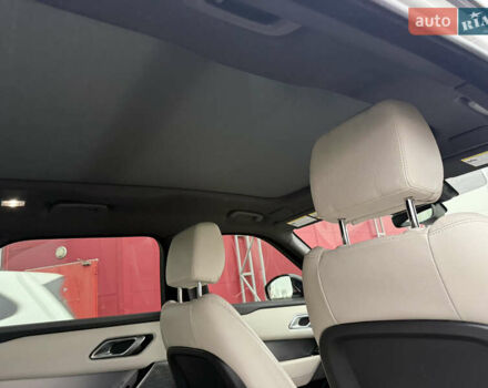 Белый Ленд Ровер Рендж Ровер Велар, объемом двигателя 2 л и пробегом 60 тыс. км за 44999 $, фото 16 на Automoto.ua