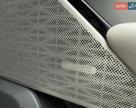 Белый Ленд Ровер Рендж Ровер Велар, объемом двигателя 2 л и пробегом 63 тыс. км за 45500 $, фото 17 на Automoto.ua