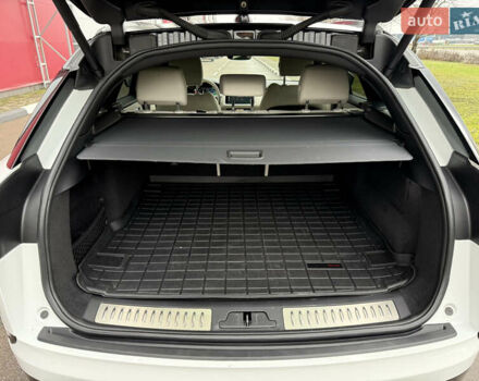 Білий Ленд Ровер Рендж Ровер Велар, об'ємом двигуна 2 л та пробігом 60 тис. км за 44900 $, фото 18 на Automoto.ua