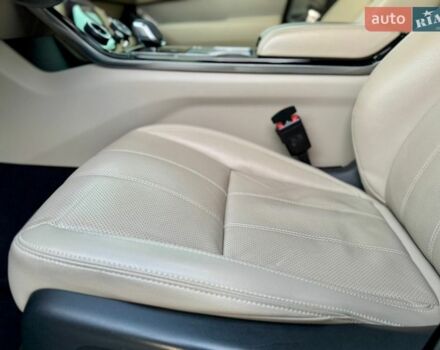 Белый Ленд Ровер Рендж Ровер Велар, объемом двигателя 2 л и пробегом 113 тыс. км за 41999 $, фото 44 на Automoto.ua