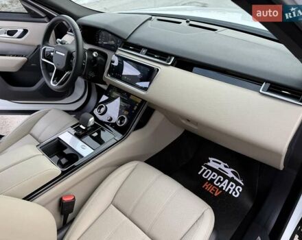 Белый Ленд Ровер Рендж Ровер Велар, объемом двигателя 2 л и пробегом 68 тыс. км за 57500 $, фото 41 на Automoto.ua