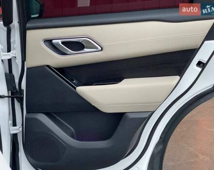 Белый Ленд Ровер Рендж Ровер Велар, объемом двигателя 2 л и пробегом 45 тыс. км за 64999 $, фото 42 на Automoto.ua