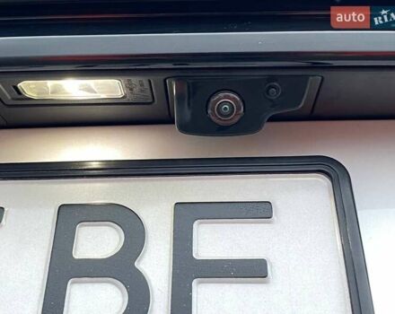 Белый Ленд Ровер Рендж Ровер Велар, объемом двигателя 2 л и пробегом 45 тыс. км за 64999 $, фото 72 на Automoto.ua