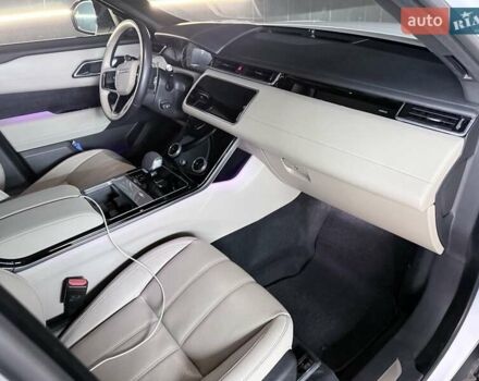 Ленд Ровер Рендж Ровер Велар 2022 в Киеве на Automoto.ua Белый Ленд Ровер Рендж Ровер Велар, объемом двигателя 2 л и пробегом 45 тыс. км за 68500 $, фото 12 на Automoto.ua