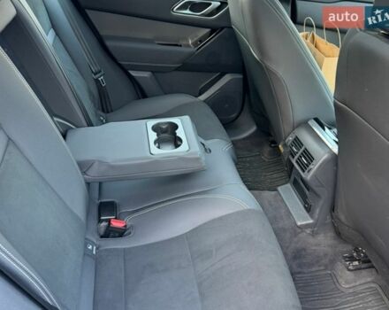 Білий Ленд Ровер Рендж Ровер Велар, об'ємом двигуна 2 л та пробігом 52 тис. км за 55000 $, фото 13 на Automoto.ua