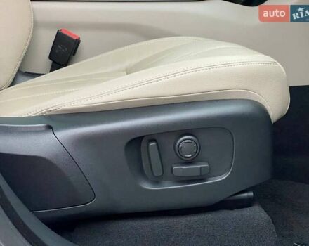 Белый Ленд Ровер Рендж Ровер Велар, объемом двигателя 2 л и пробегом 45 тыс. км за 64999 $, фото 53 на Automoto.ua