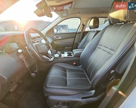 Белый Ленд Ровер Рендж Ровер Велар, объемом двигателя 2 л и пробегом 55 тыс. км за 28000 $, фото 7 на Automoto.ua