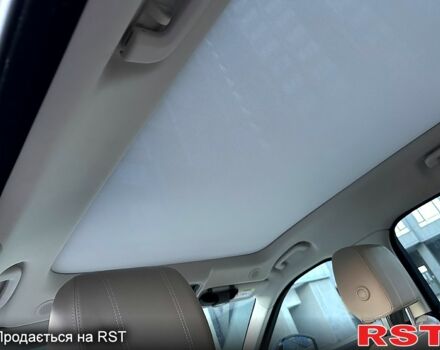 Белый Ленд Ровер Рендж Ровер Велар, объемом двигателя 2 л и пробегом 40 тыс. км за 50000 $, фото 13 на Automoto.ua