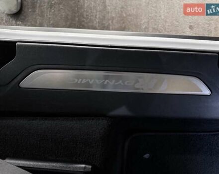 Ленд Ровер Рендж Ровер Велар 2022 в Киеве на Automoto.ua Белый Ленд Ровер Рендж Ровер Велар, объемом двигателя 2 л и пробегом 45 тыс. км за 68500 $, фото 9 на Automoto.ua