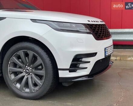 Белый Ленд Ровер Рендж Ровер Велар, объемом двигателя 2 л и пробегом 45 тыс. км за 64999 $, фото 6 на Automoto.ua