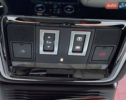 Белый Ленд Ровер Рендж Ровер Велар, объемом двигателя 2 л и пробегом 45 тыс. км за 64999 $, фото 37 на Automoto.ua