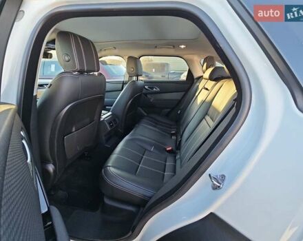 Белый Ленд Ровер Рендж Ровер Велар, объемом двигателя 2 л и пробегом 55 тыс. км за 28000 $, фото 8 на Automoto.ua