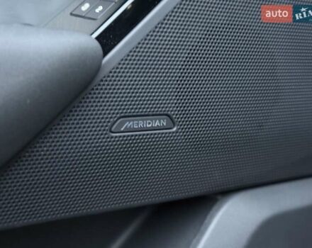 Белый Ленд Ровер Рендж Ровер Велар, объемом двигателя 2 л и пробегом 65 тыс. км за 54900 $, фото 19 на Automoto.ua