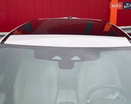 Белый Ленд Ровер Рендж Ровер Велар, объемом двигателя 2 л и пробегом 45 тыс. км за 64999 $, фото 80 на Automoto.ua