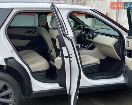 Белый Ленд Ровер Рендж Ровер Велар, объемом двигателя 2 л и пробегом 45 тыс. км за 64999 $, фото 55 на Automoto.ua