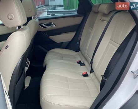 Белый Ленд Ровер Рендж Ровер Велар, объемом двигателя 2 л и пробегом 45 тыс. км за 64999 $, фото 59 на Automoto.ua