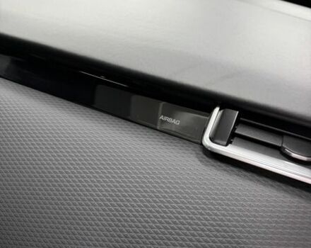 Белый Ленд Ровер Рендж Ровер Велар, объемом двигателя 2 л и пробегом 20 тыс. км за 45999 $, фото 16 на Automoto.ua