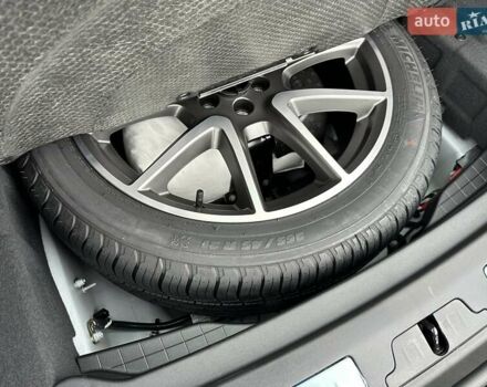 Белый Ленд Ровер Рендж Ровер Велар, объемом двигателя 2 л и пробегом 16 тыс. км за 83900 $, фото 34 на Automoto.ua