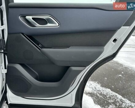 Белый Ленд Ровер Рендж Ровер Велар, объемом двигателя 2 л и пробегом 16 тыс. км за 83900 $, фото 27 на Automoto.ua