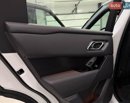 Білий Ленд Ровер Рендж Ровер Велар, об'ємом двигуна 2 л та пробігом 1 тис. км за 94500 $, фото 49 на Automoto.ua