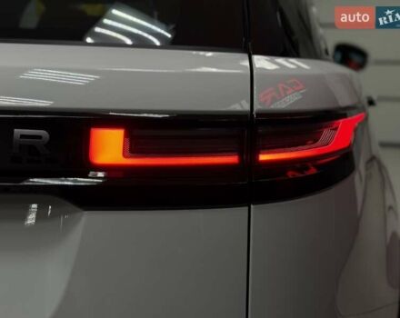 Білий Ленд Ровер Рендж Ровер Велар, об'ємом двигуна 2 л та пробігом 1 тис. км за 94500 $, фото 20 на Automoto.ua