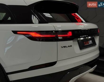 Білий Ленд Ровер Рендж Ровер Велар, об'ємом двигуна 2 л та пробігом 1 тис. км за 94500 $, фото 23 на Automoto.ua