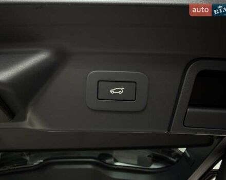 Білий Ленд Ровер Рендж Ровер Велар, об'ємом двигуна 2 л та пробігом 1 тис. км за 94500 $, фото 63 на Automoto.ua