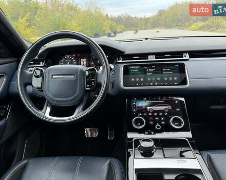 Білий Ленд Ровер Рендж Ровер Велар, об'ємом двигуна 2 л та пробігом 93 тис. км за 34800 $, фото 1 на Automoto.ua