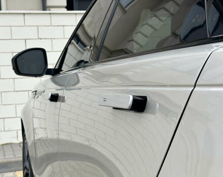 Бежевый Ленд Ровер Рендж Ровер Велар, объемом двигателя 2 л и пробегом 24 тыс. км за 43500 $, фото 12 на Automoto.ua