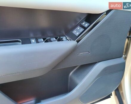 Бежевий Ленд Ровер Рендж Ровер Велар, об'ємом двигуна 2 л та пробігом 15 тис. км за 81139 $, фото 34 на Automoto.ua