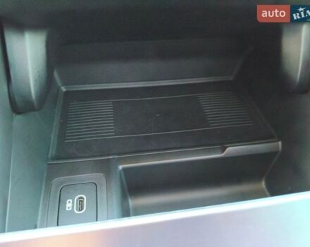 Бежевий Ленд Ровер Рендж Ровер Велар, об'ємом двигуна 2 л та пробігом 15 тис. км за 81139 $, фото 41 на Automoto.ua