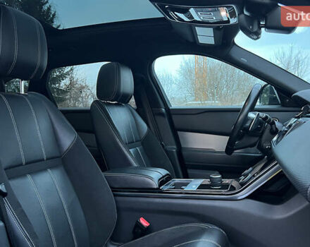 Черный Ленд Ровер Рендж Ровер Велар, объемом двигателя 3 л и пробегом 102 тыс. км за 39990 $, фото 24 на Automoto.ua