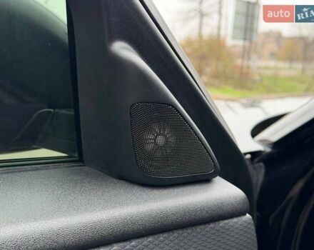 Чорний Ленд Ровер Рендж Ровер Велар, об'ємом двигуна 2 л та пробігом 95 тис. км за 40000 $, фото 43 на Automoto.ua