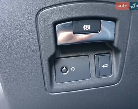 Ленд Ровер Рендж Ровер Велар 2017 у Києві на Automoto.ua Чорний Ленд Ровер Рендж Ровер Велар, об'ємом двигуна 2 л та пробігом 90 тис. км за 35999 $, фото 62 на Automoto.ua