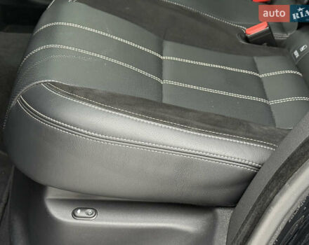 Черный Ленд Ровер Рендж Ровер Велар, объемом двигателя 2 л и пробегом 56 тыс. км за 37900 $, фото 31 на Automoto.ua