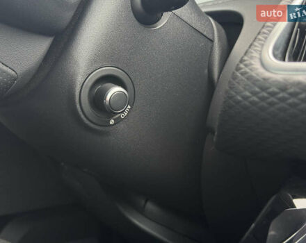 Черный Ленд Ровер Рендж Ровер Велар, объемом двигателя 2 л и пробегом 56 тыс. км за 37900 $, фото 60 на Automoto.ua