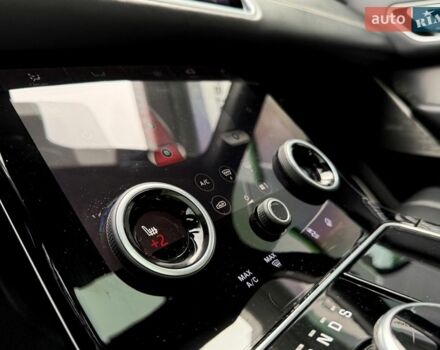 Чорний Ленд Ровер Рендж Ровер Велар, об'ємом двигуна 2 л та пробігом 107 тис. км за 35500 $, фото 30 на Automoto.ua