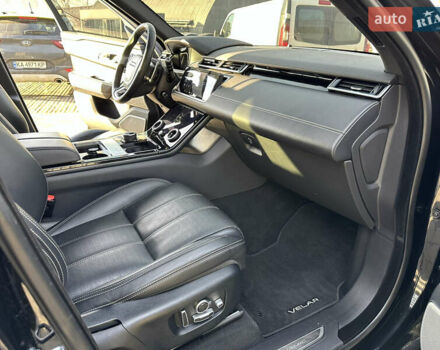 Чорний Ленд Ровер Рендж Ровер Велар, об'ємом двигуна 3 л та пробігом 84 тис. км за 41666 $, фото 11 на Automoto.ua