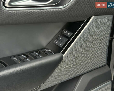 Черный Ленд Ровер Рендж Ровер Велар, объемом двигателя 2 л и пробегом 56 тыс. км за 37900 $, фото 27 на Automoto.ua