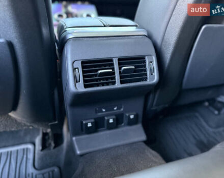 Черный Ленд Ровер Рендж Ровер Велар, объемом двигателя 2 л и пробегом 105 тыс. км за 32000 $, фото 53 на Automoto.ua