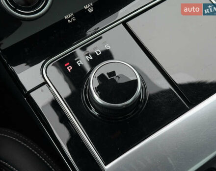 Черный Ленд Ровер Рендж Ровер Велар, объемом двигателя 2 л и пробегом 56 тыс. км за 37900 $, фото 57 на Automoto.ua