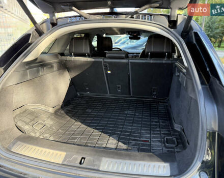 Черный Ленд Ровер Рендж Ровер Велар, объемом двигателя 2 л и пробегом 105 тыс. км за 32000 $, фото 56 на Automoto.ua