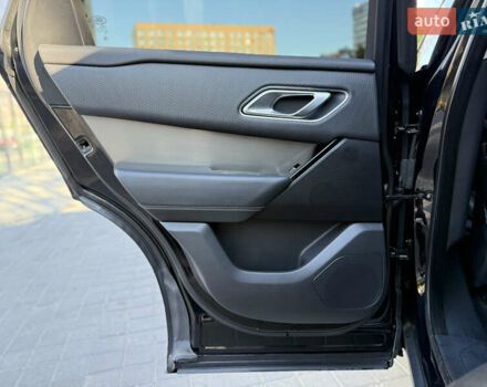 Чорний Ленд Ровер Рендж Ровер Велар, об'ємом двигуна 2 л та пробігом 105 тис. км за 32000 $, фото 50 на Automoto.ua