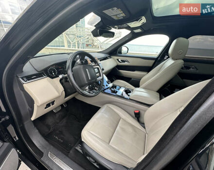 Чорний Ленд Ровер Рендж Ровер Велар, об'ємом двигуна 2 л та пробігом 123 тис. км за 35500 $, фото 2 на Automoto.ua