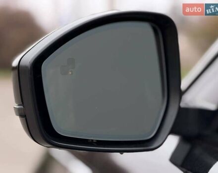 Чорний Ленд Ровер Рендж Ровер Велар, об'ємом двигуна 2 л та пробігом 95 тис. км за 40000 $, фото 39 на Automoto.ua