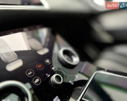 Чорний Ленд Ровер Рендж Ровер Велар, об'ємом двигуна 2 л та пробігом 107 тис. км за 35500 $, фото 32 на Automoto.ua