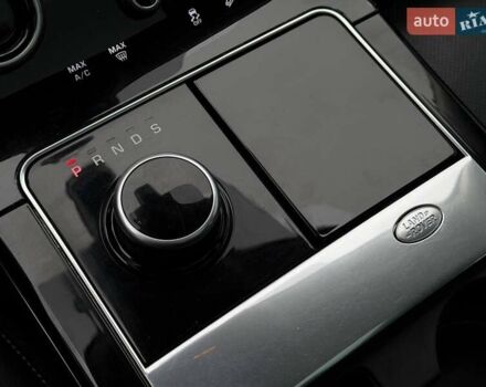 Чорний Ленд Ровер Рендж Ровер Велар, об'ємом двигуна 2 л та пробігом 95 тис. км за 40000 $, фото 71 на Automoto.ua