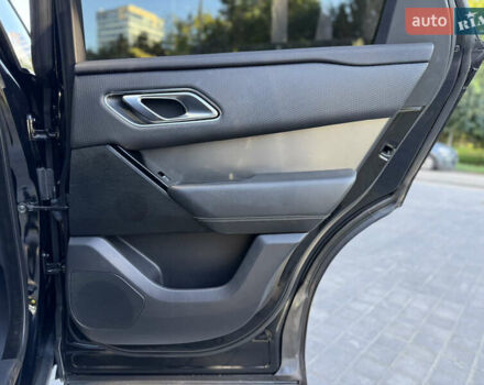 Черный Ленд Ровер Рендж Ровер Велар, объемом двигателя 2 л и пробегом 105 тыс. км за 32000 $, фото 58 на Automoto.ua