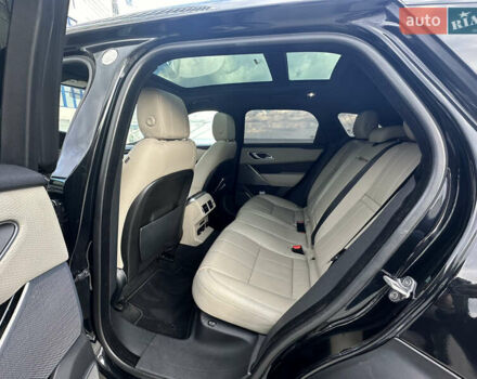 Чорний Ленд Ровер Рендж Ровер Велар, об'ємом двигуна 2 л та пробігом 123 тис. км за 35500 $, фото 5 на Automoto.ua