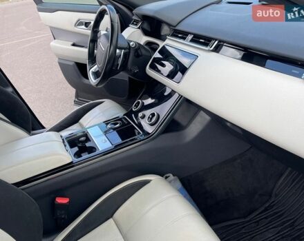 Чорний Ленд Ровер Рендж Ровер Велар, об'ємом двигуна 2.99 л та пробігом 100 тис. км за 39999 $, фото 11 на Automoto.ua